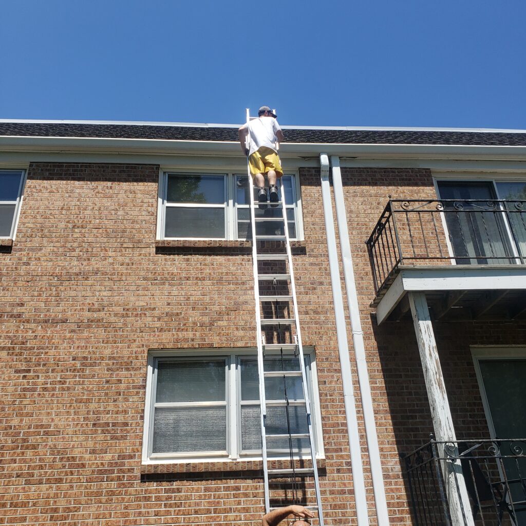 Commercial-Gutter-Cleaning